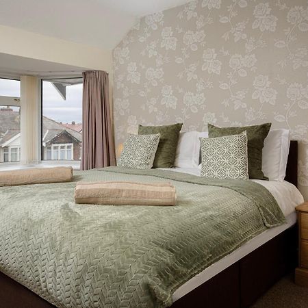 Arnside - Spacious 10-Bedroom Seaside Cottage Blackpool Esterno foto