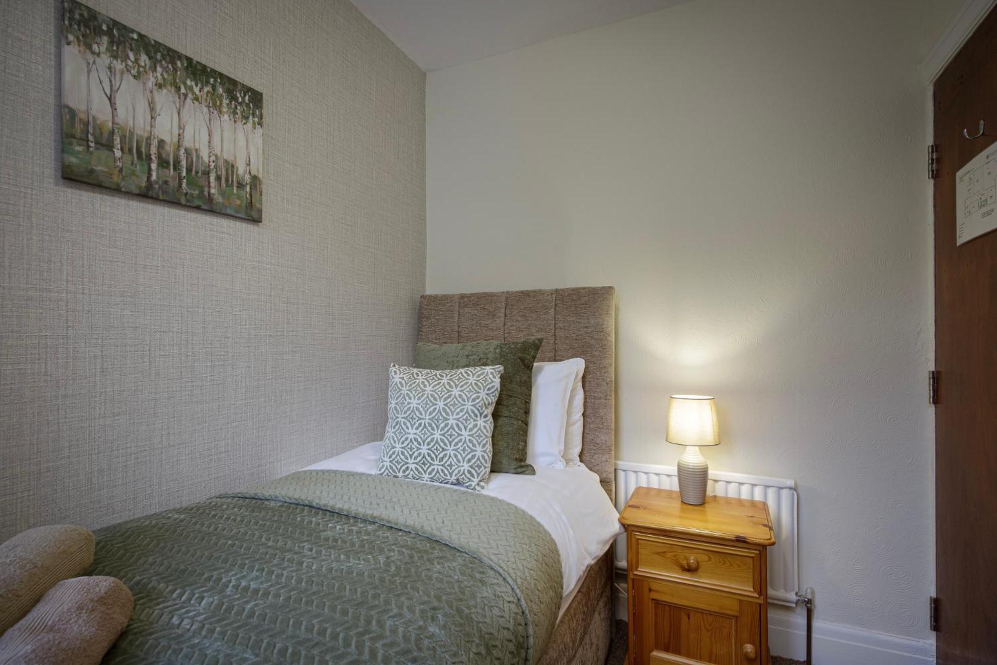 Arnside - Spacious 10-Bedroom Seaside Cottage Blackpool Esterno foto