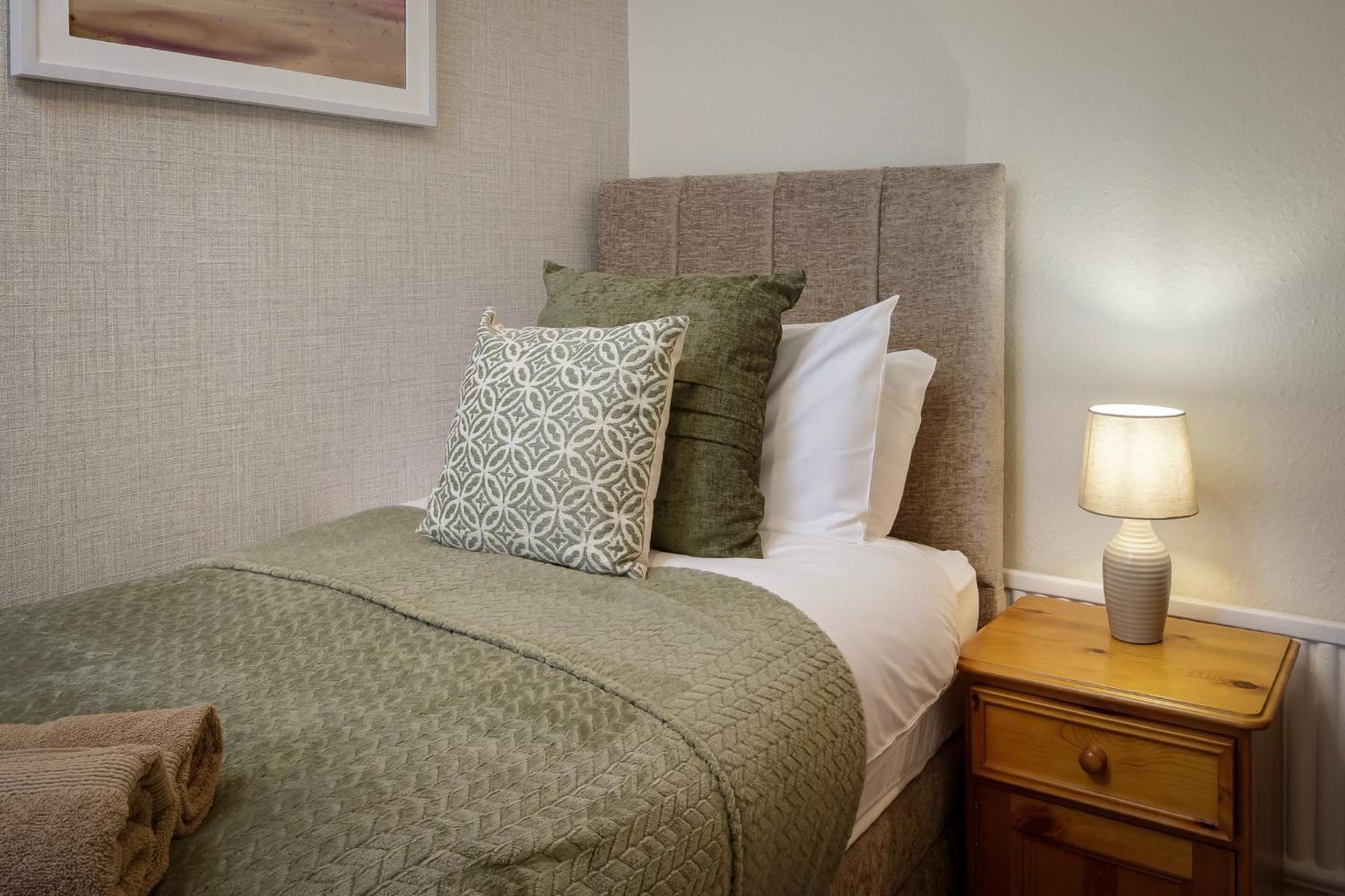 Arnside - Spacious 10-Bedroom Seaside Cottage Blackpool Esterno foto