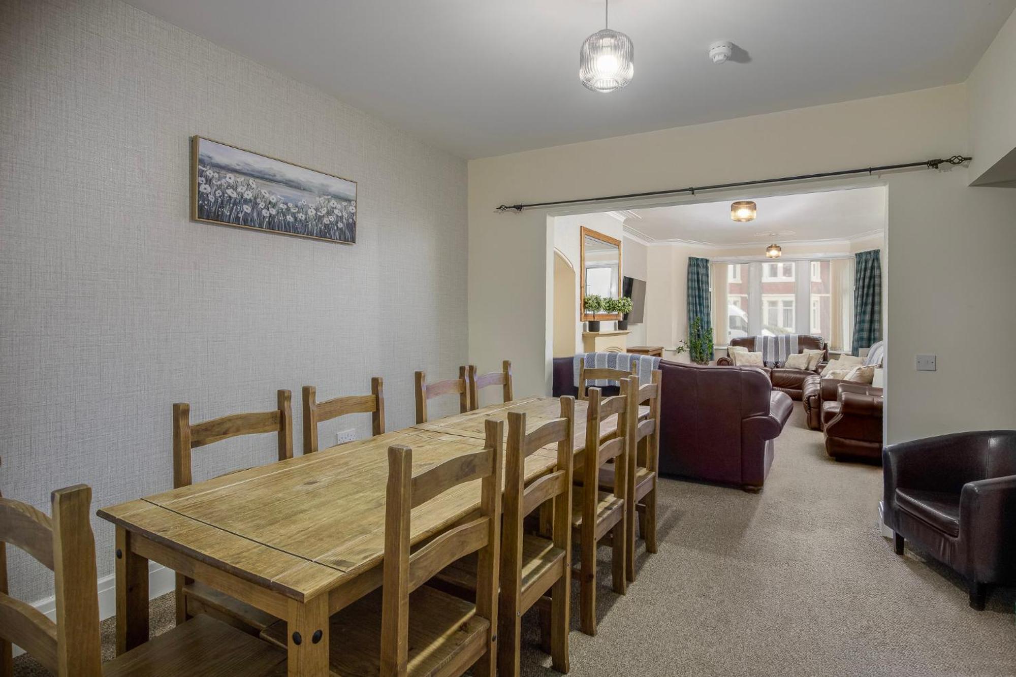 Arnside - Spacious 10-Bedroom Seaside Cottage Blackpool Esterno foto
