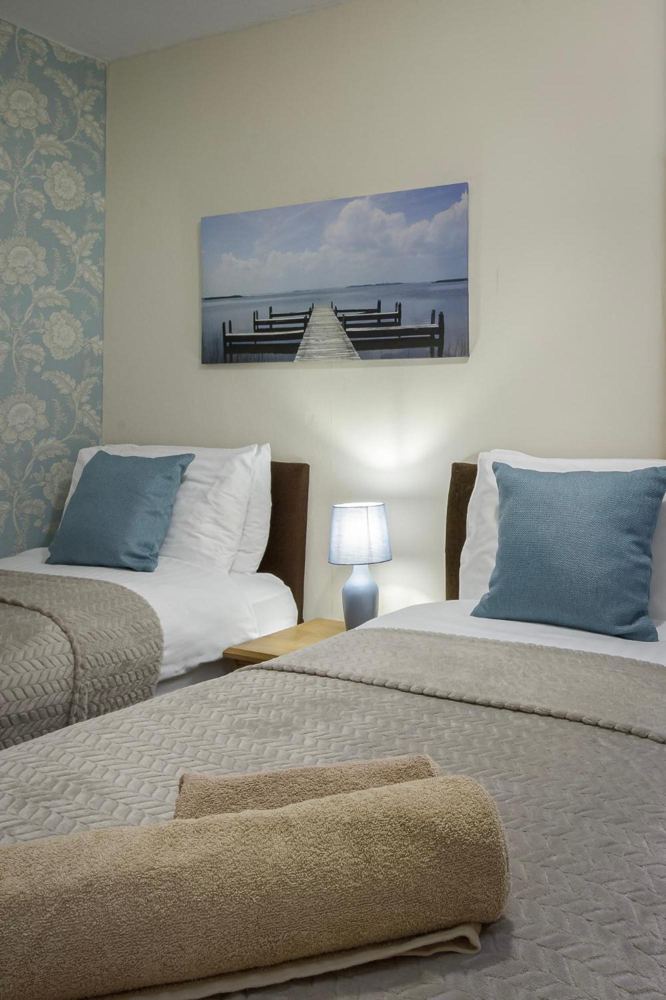 Arnside - Spacious 10-Bedroom Seaside Cottage Blackpool Esterno foto