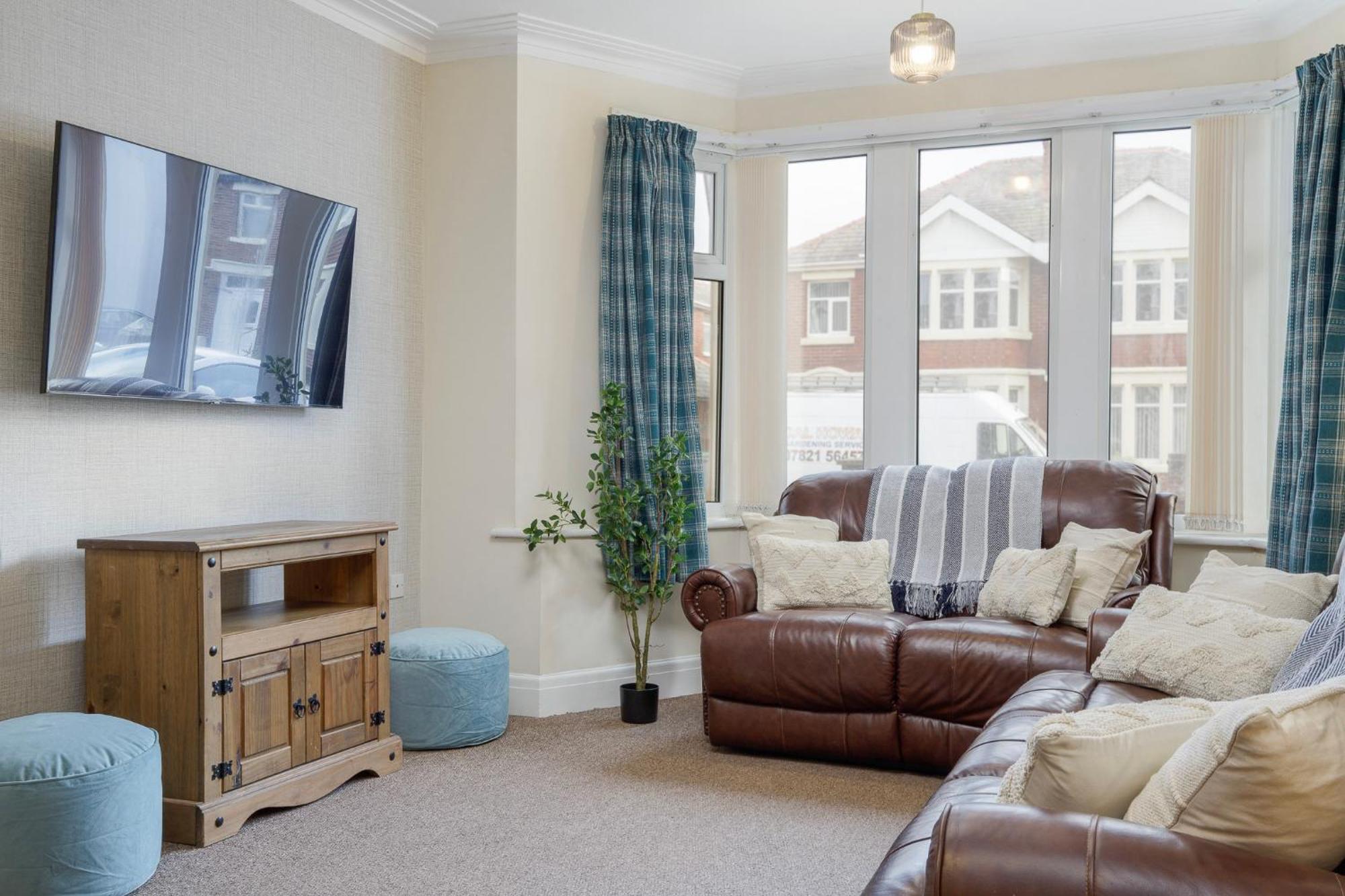 Arnside - Spacious 10-Bedroom Seaside Cottage Blackpool Esterno foto