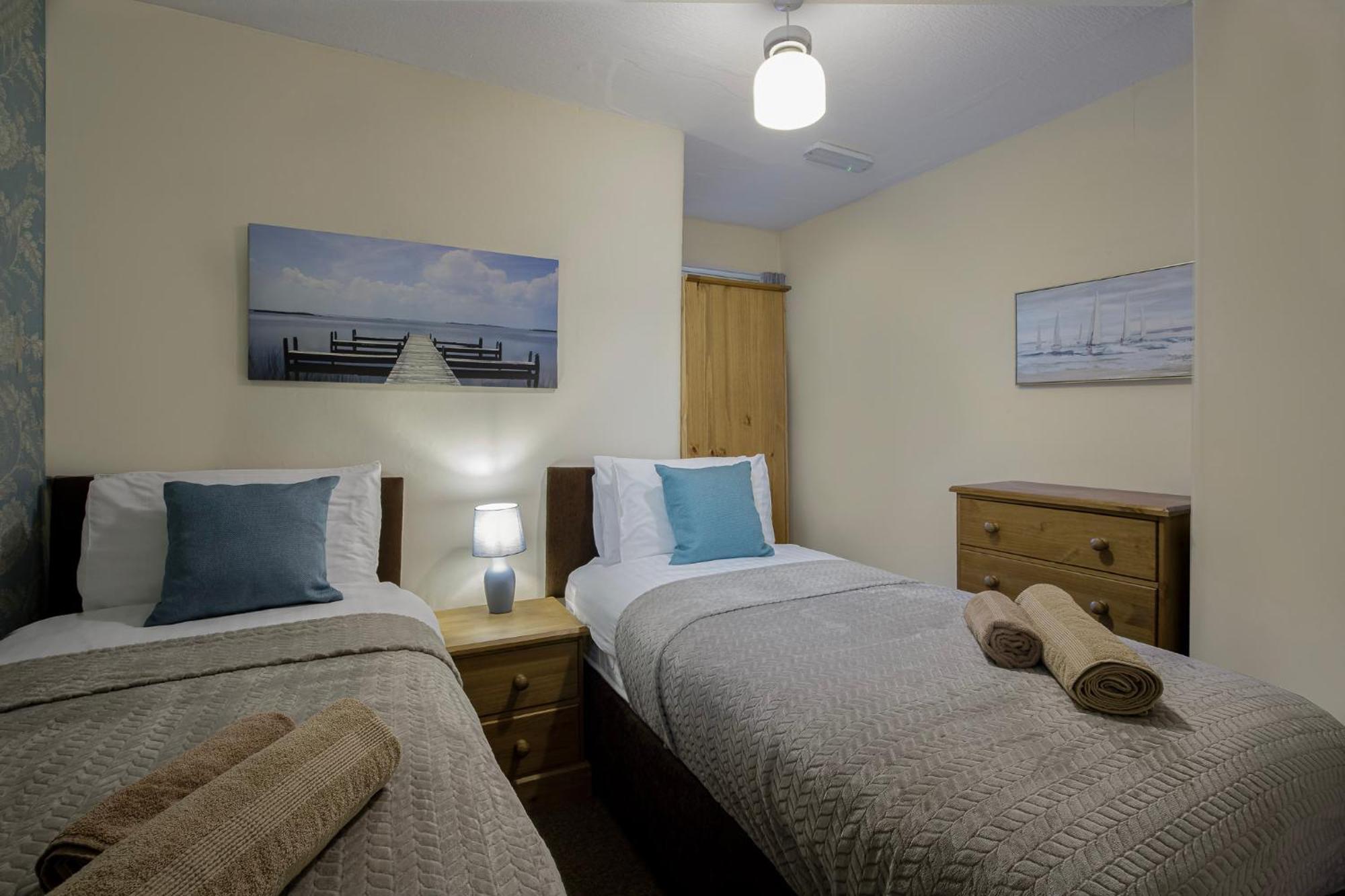 Arnside - Spacious 10-Bedroom Seaside Cottage Blackpool Esterno foto
