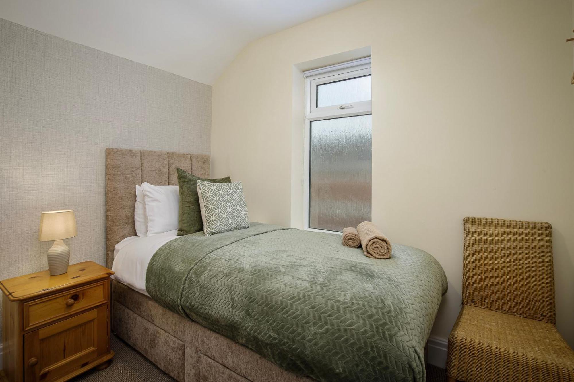 Arnside - Spacious 10-Bedroom Seaside Cottage Blackpool Esterno foto