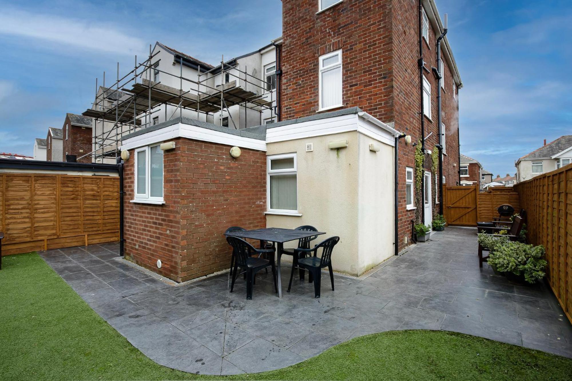 Arnside - Spacious 10-Bedroom Seaside Cottage Blackpool Esterno foto