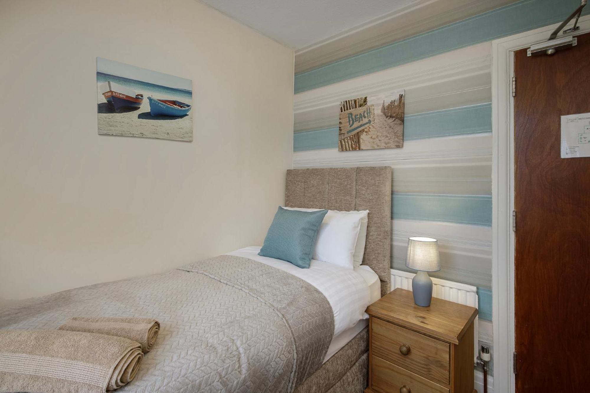 Arnside - Spacious 10-Bedroom Seaside Cottage Blackpool Esterno foto