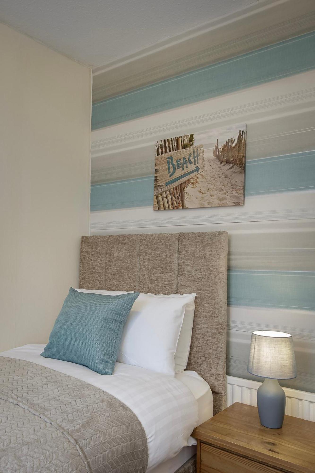 Arnside - Spacious 10-Bedroom Seaside Cottage Blackpool Esterno foto