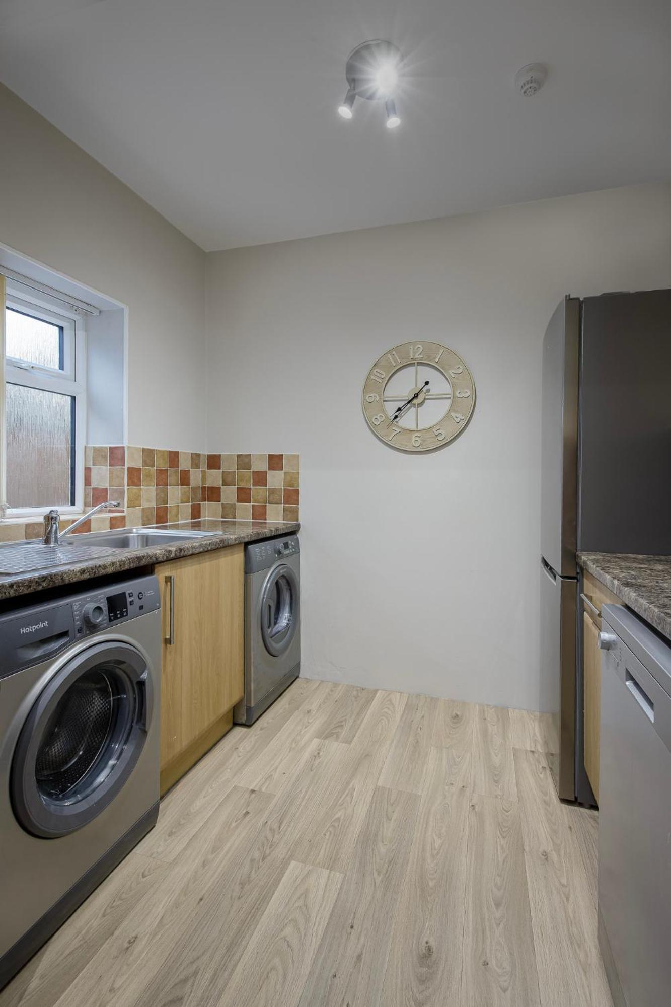 Arnside - Spacious 10-Bedroom Seaside Cottage Blackpool Esterno foto